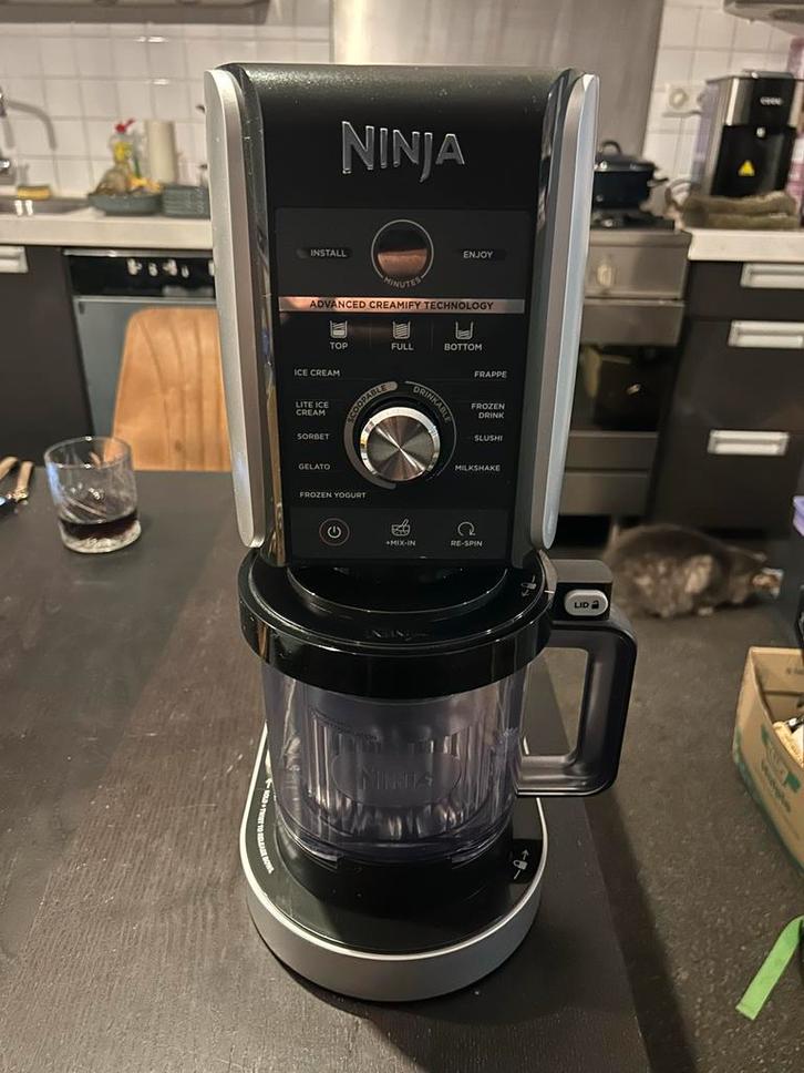 Ninja Kitchen Creami IJsmaker - Zo goed als nieuw, Witgoed en Apparatuur, IJsmachines, Zo goed als nieuw, Zelfvriezend, Ophalen