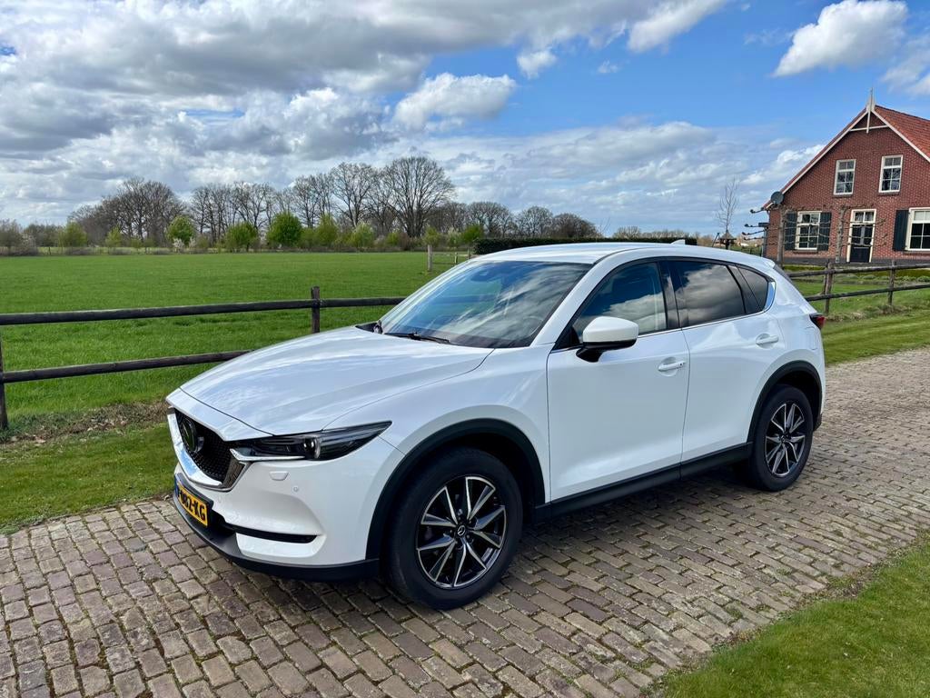 Mazda CX-5 Luxury 2.5 Skyactiv-g 194pk 4WD trekhaak carplay, Auto's, Mazda, Automaat, 4 cilinders, 2000 kg, Wit