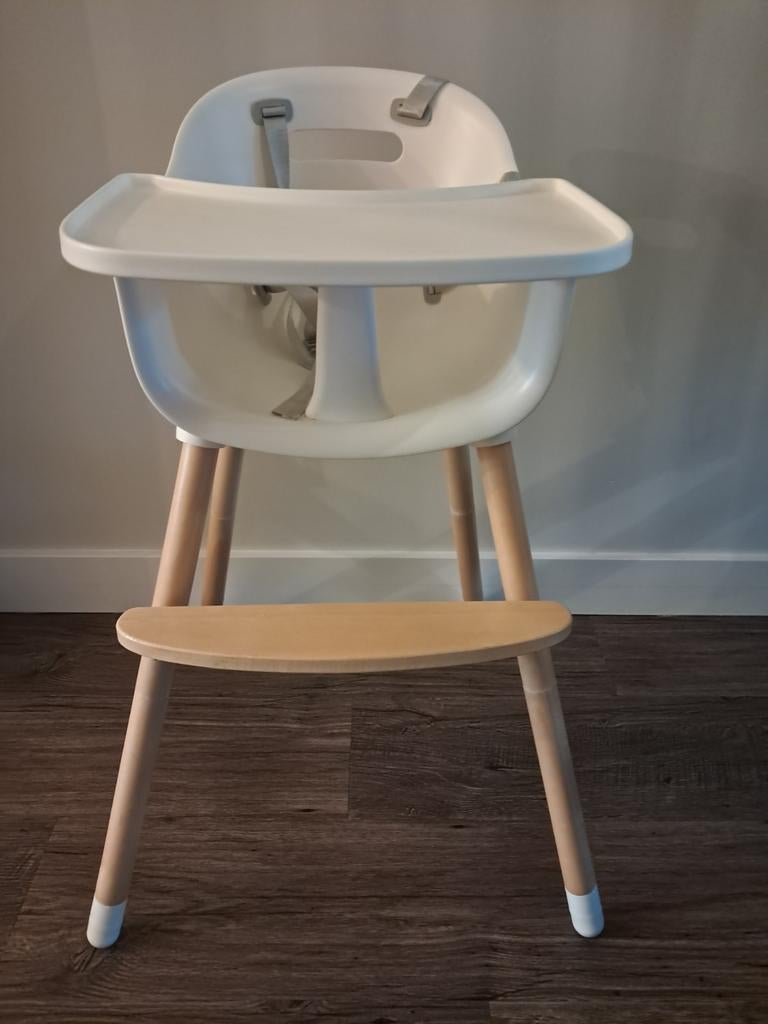 Qute Q-Smack Kinderstoel Wit, Kinderen en Baby's, Kinderstoelen, Ophalen, Zo goed als nieuw, Meegroeistoel, Gordel(s)