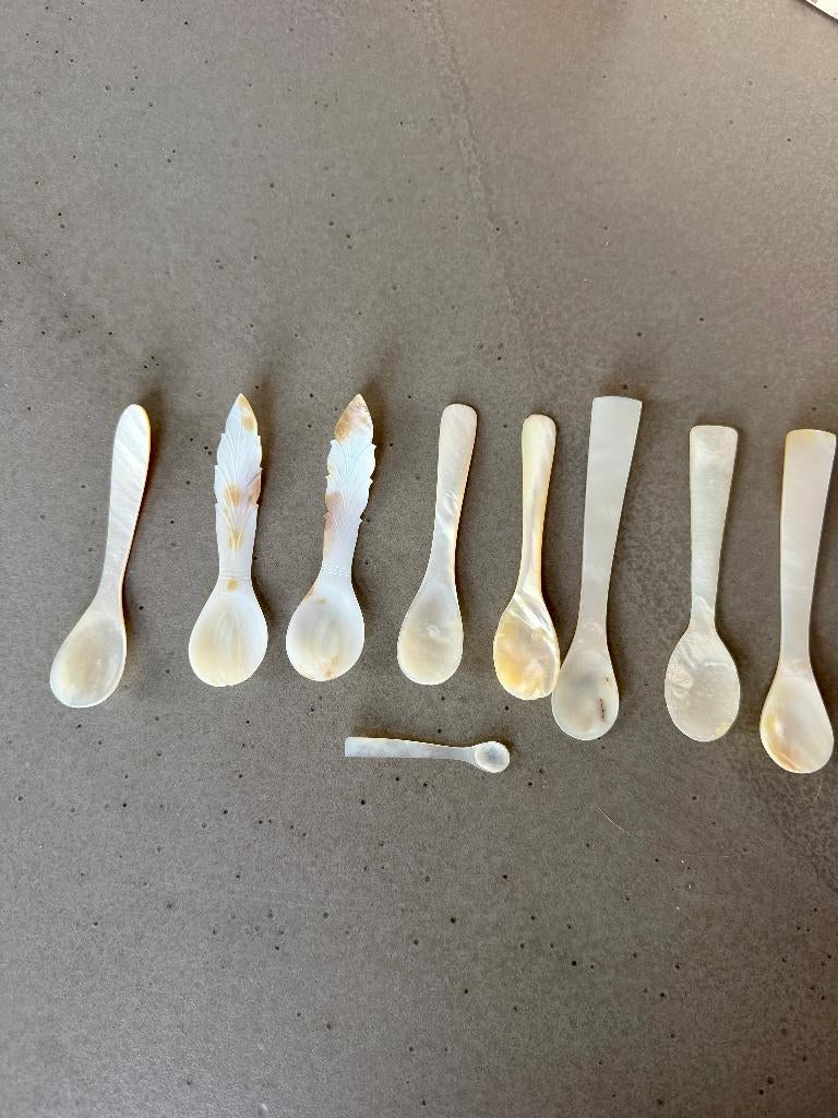 Set parelmoer lepeltjes, deels met sierlijke handvatten, Antiek en Kunst, Ophalen of Verzenden