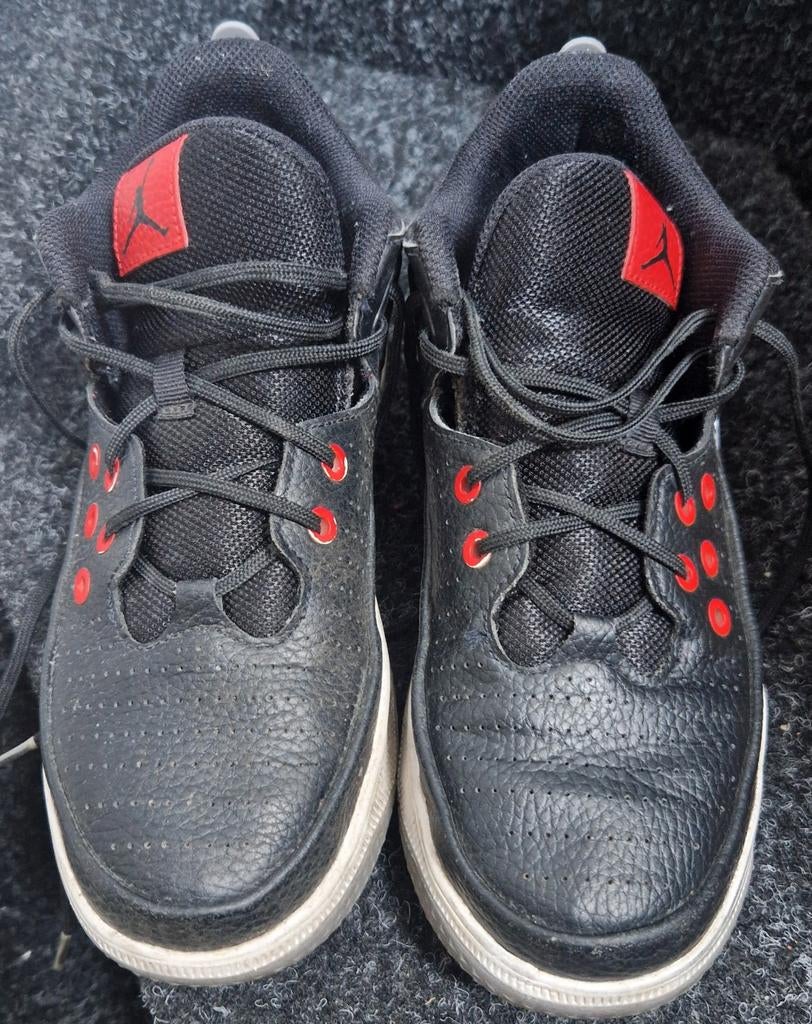 Jordan maat 37,5, Kinderen en Baby's, Kinderkleding | Schoenen en Sokken, Ophalen of Verzenden