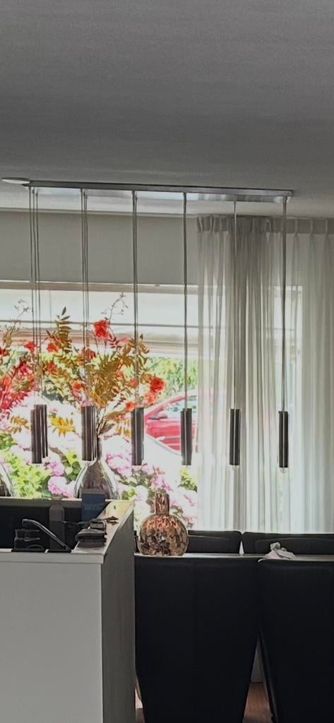 Hanglamp staal met 18 kokers met lamp dimbaar, Huis en Inrichting, Lampen | Hanglampen, Ophalen, Gebruikt, Modern, Metaal