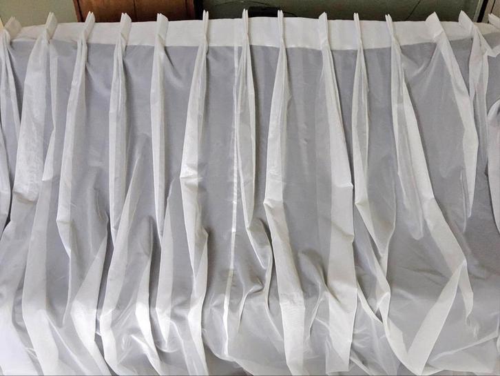 2 Helderwitte vitrage van 264 cm hoog en elk 335 cm breed, Huis en Inrichting, Stoffering | Gordijnen en Lamellen, Zo goed als nieuw