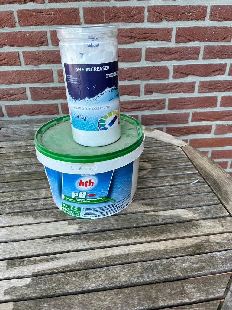 pH+ en pH- middelen voor zwembadwater, Tuin en Terras, Ophalen of Verzenden, Gebruikt, Reinigingsmiddel