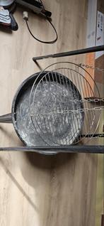 Driepoot BBQ met vuurschaal en grillrooster, Ophalen, Gebruikt