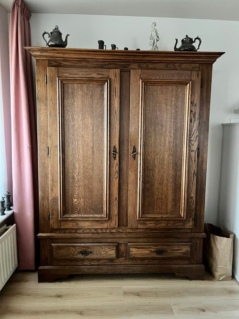 Antieke servieskast houten kast met twee deuren en twee lade, Antiek en Kunst, Ophalen