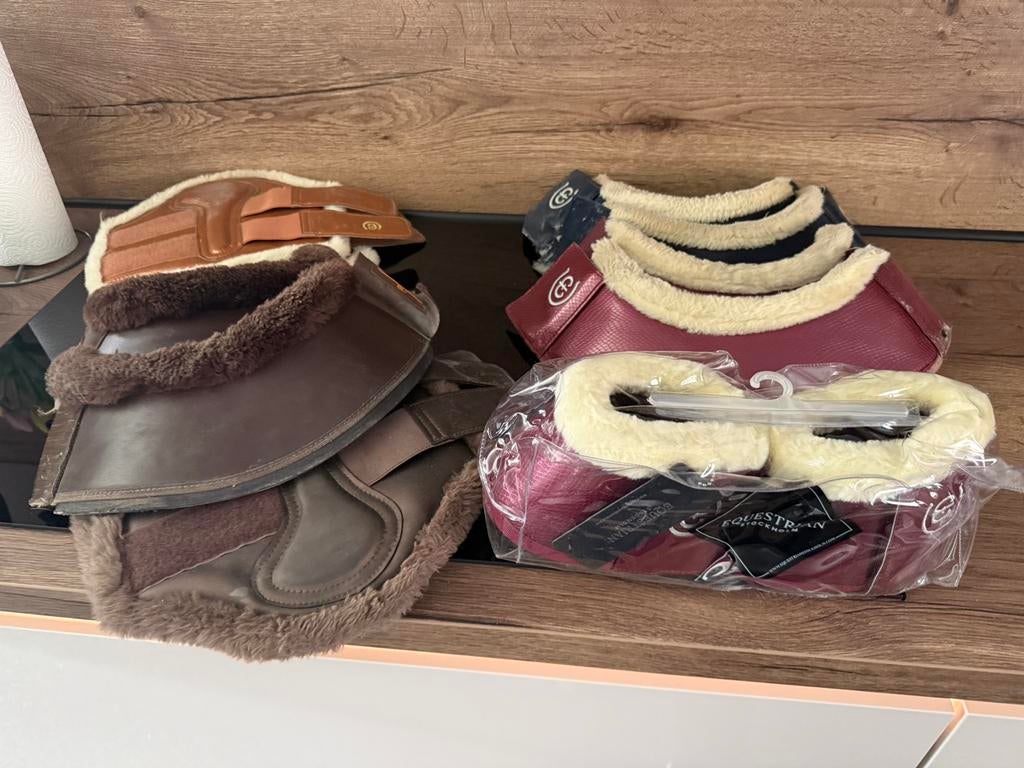 springschoenen en kappen van equestrian stockholm, Ophalen of Verzenden, Zo goed als nieuw