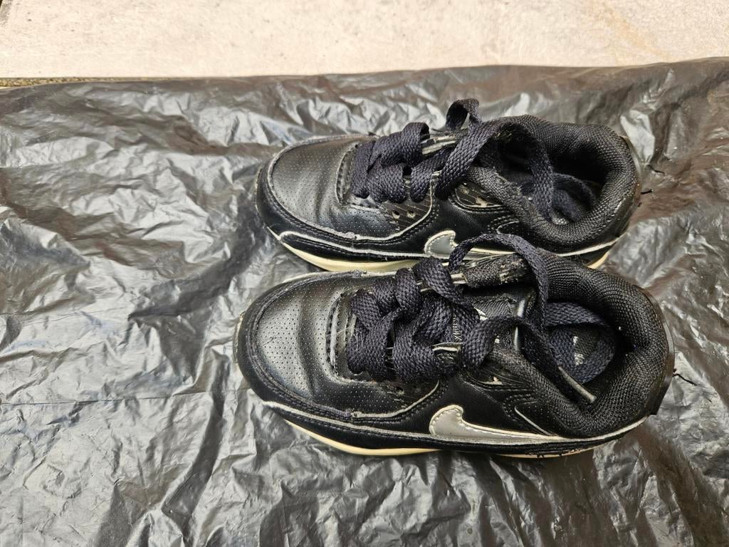 Nike air max schoenen maat 25, Kinderen en Baby's, Kinderkleding | Schoenen en Sokken, Ophalen, Schoenen, Zo goed als nieuw, Jongen