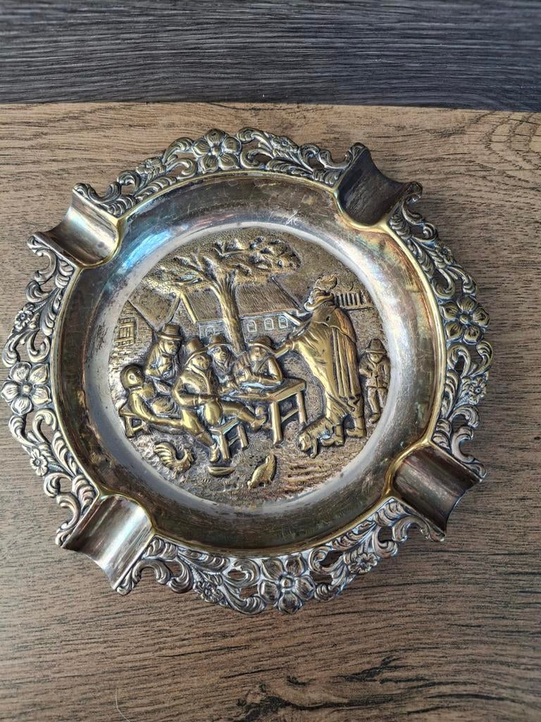 Verzilverde asbak met barok rand erom heen met mooie afbeeld, Ophalen of Verzenden, Zilver