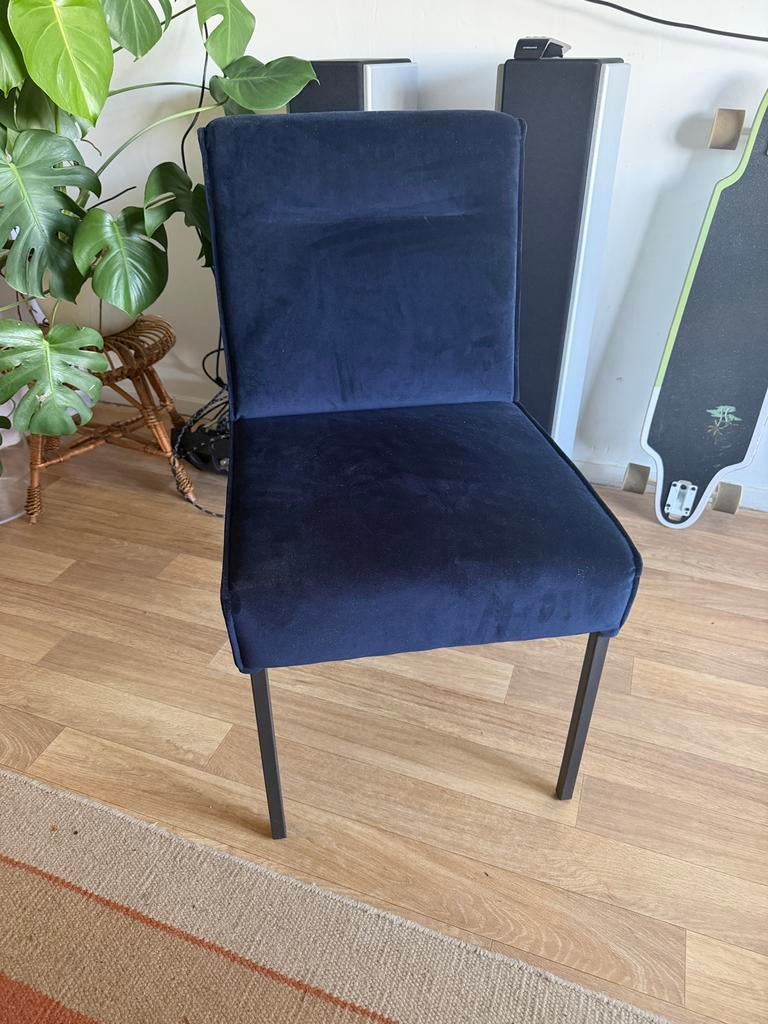 Stijlvolle donkerblauwe velours stoel, Ophalen, Blauw, Zo goed als nieuw, Eén