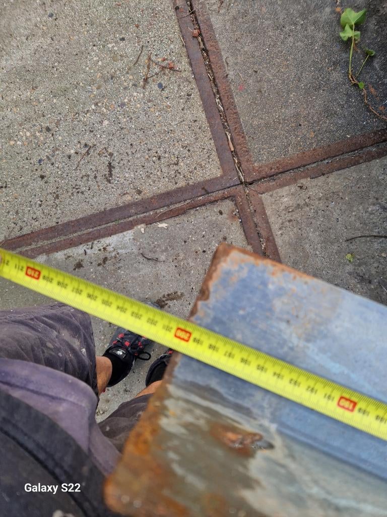 Stalen hoeklijn tbv ribben renovatie vloer, Ophalen, Zo goed als nieuw, IJzer