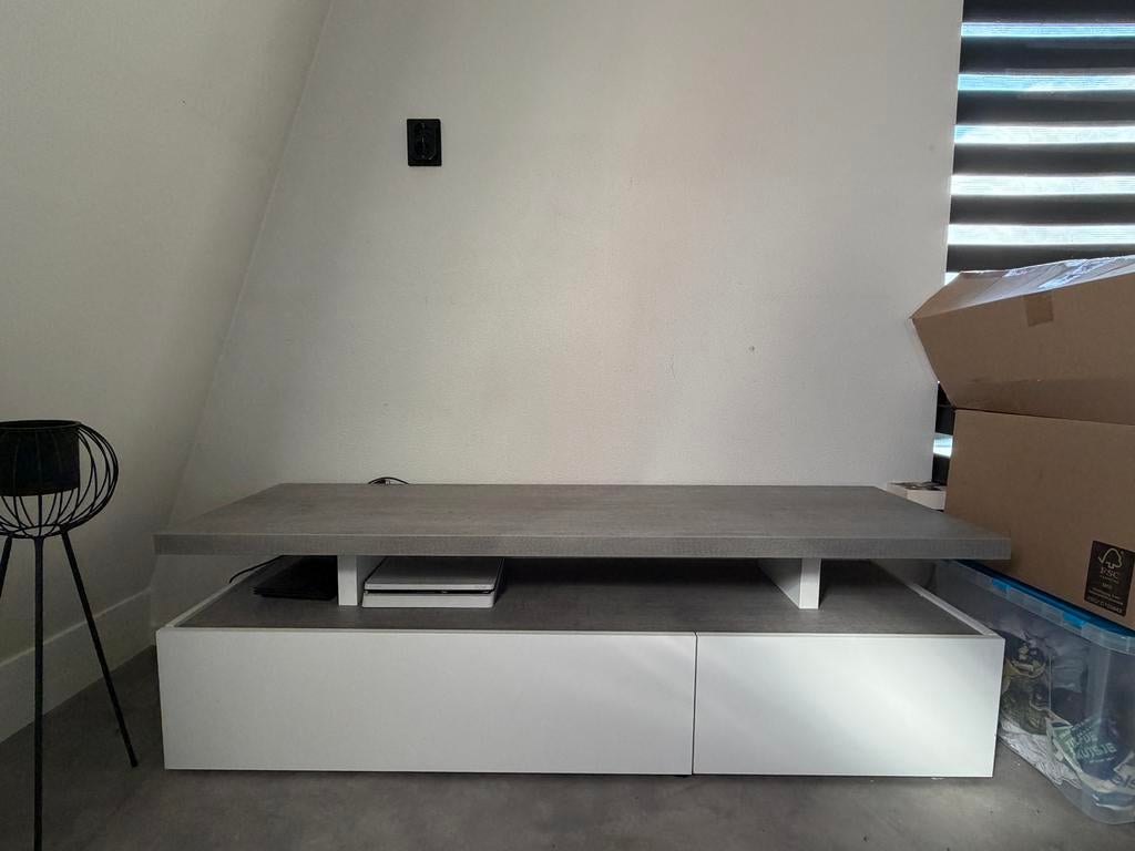 TV-meubel met lades, betonlook en wit, Ophalen, Overige materialen, Gebruikt, 100 tot 150 cm