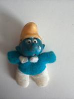 Vintage Smurf met vilten kleding, Ophalen of Verzenden, Gebruikt, Overige Smurfen, Poppetje, Figuurtje of Knuffel