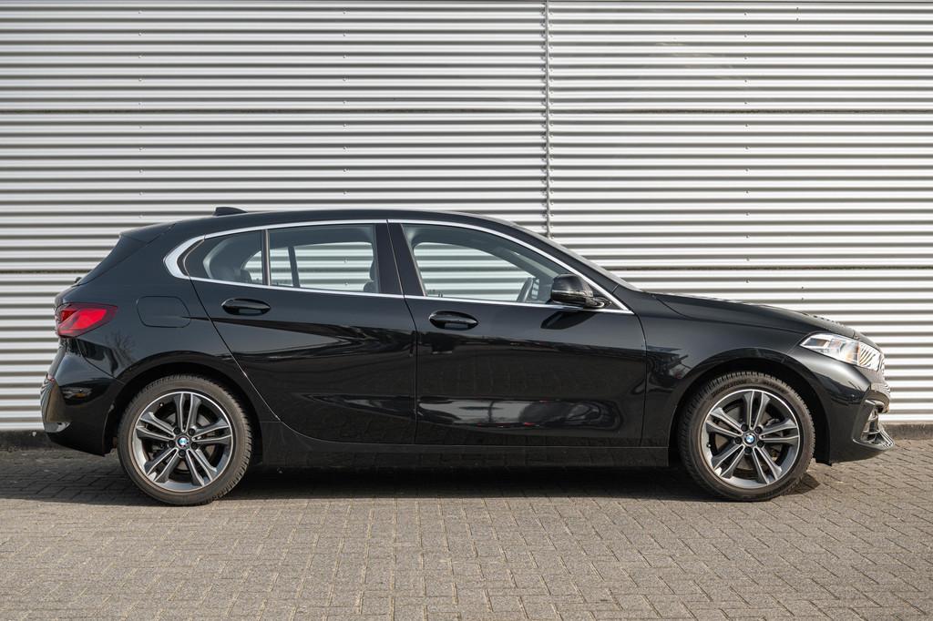 BMW 1 Serie 118i Executive Sport Line Automaat / Sportstoele, Auto's, Gebruikt, Met garantie (alle), Zwart, Bedrijf