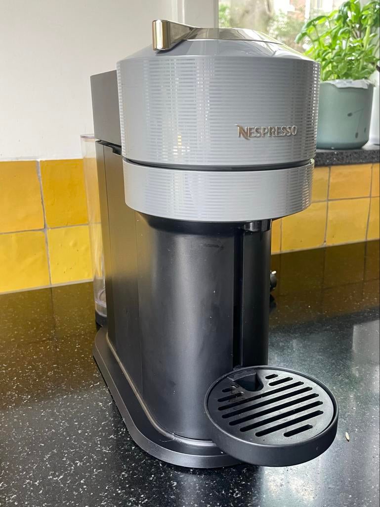 Nespresso Vertuo Next Koffiemachine - Gebruikt, Gebruikt, Koffiemachine, Ophalen of Verzenden, 1 kopje