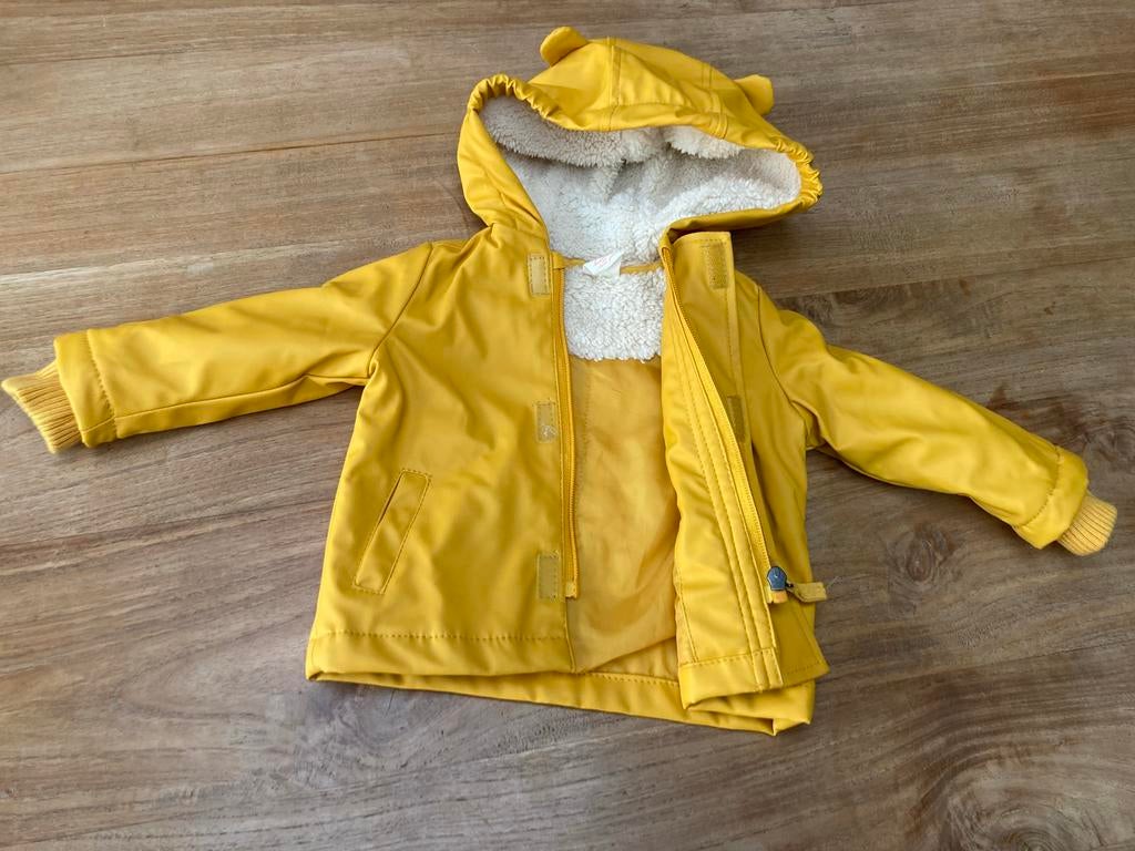 Geel baby jasje met oortjes, maat 62 - Zo goed als nieuw, Kinderen en Baby's, Babykleding | Maat 62, Zo goed als nieuw, Jongetje of Meisje