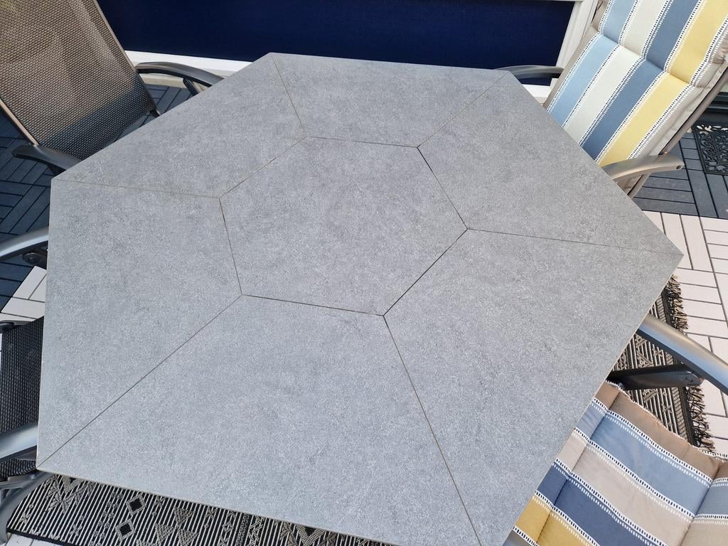 Hexagon Tuintafel 6 persoons, Ophalen, Zo goed als nieuw, Rond, Metaal