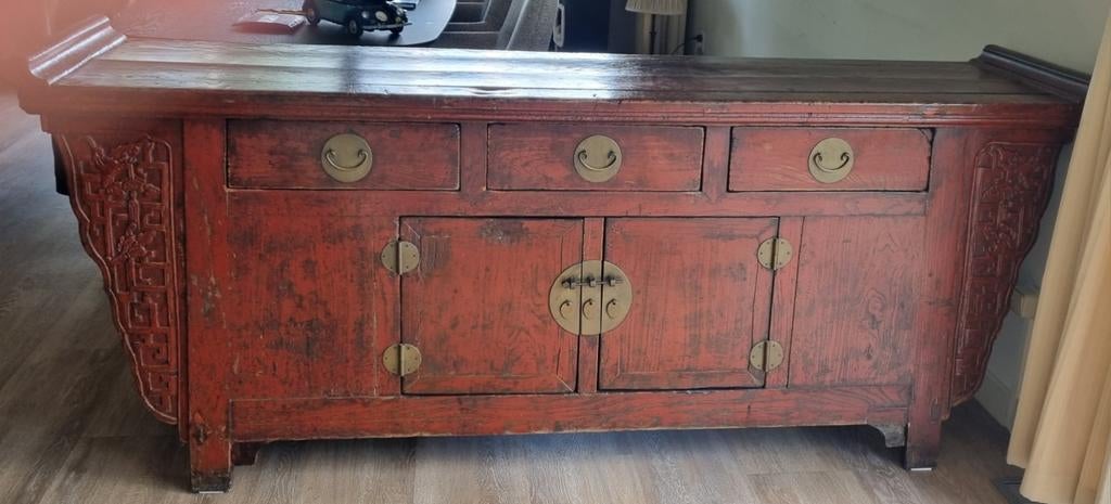 Chinees dressoir rood, Huis en Inrichting, Kasten | Dressoirs, Gebruikt, 150 tot 200 cm, Ophalen of Verzenden, 25 tot 50 cm