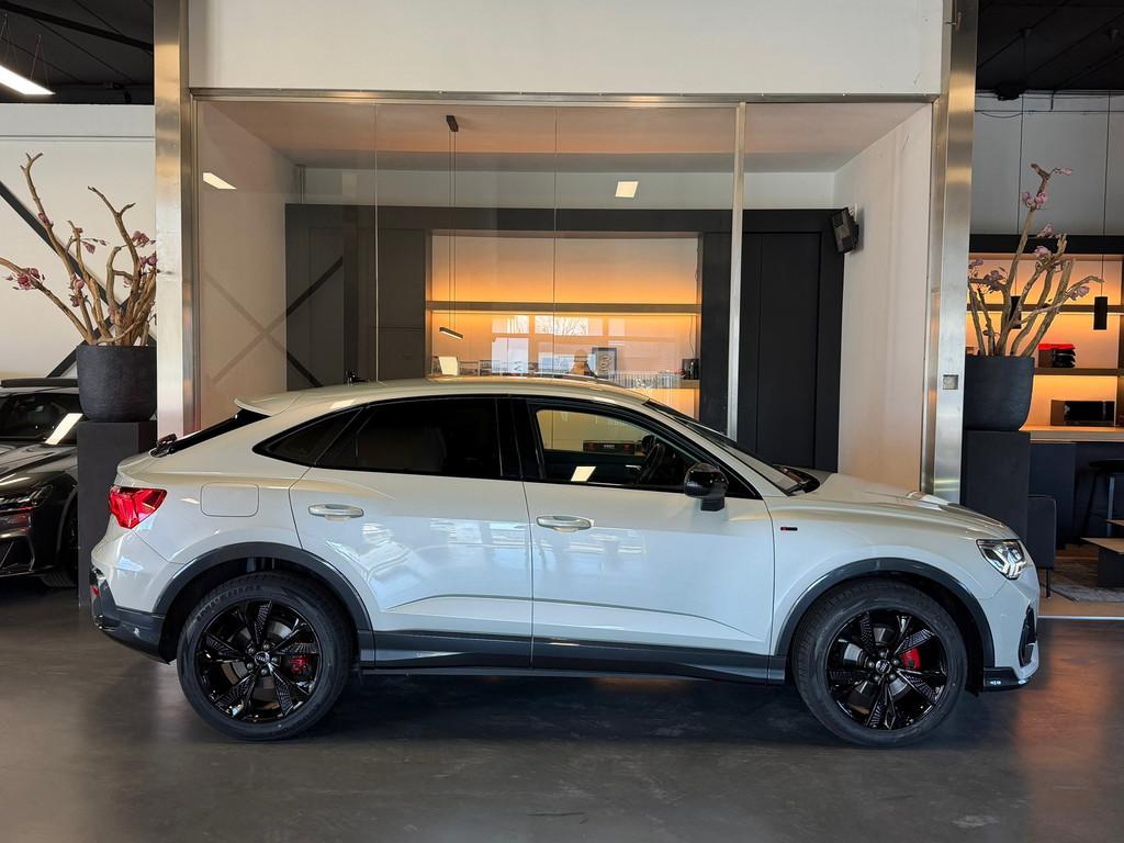 Audi Q3 SPORTBACK 35 TFSI S line Edition 2023 Keyless ACC To, Auto's, 4 cilinders, 150 pk, Bedrijf, 1470 kg