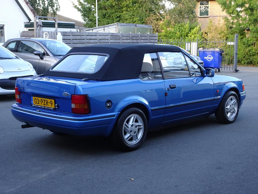 Ford Escort Cabrio 1.6 XR3 Inj. Licht metalen velgen, elektr, Auto's, Voorwielaandrijving, 1596 cc, Stof, Cabriolet