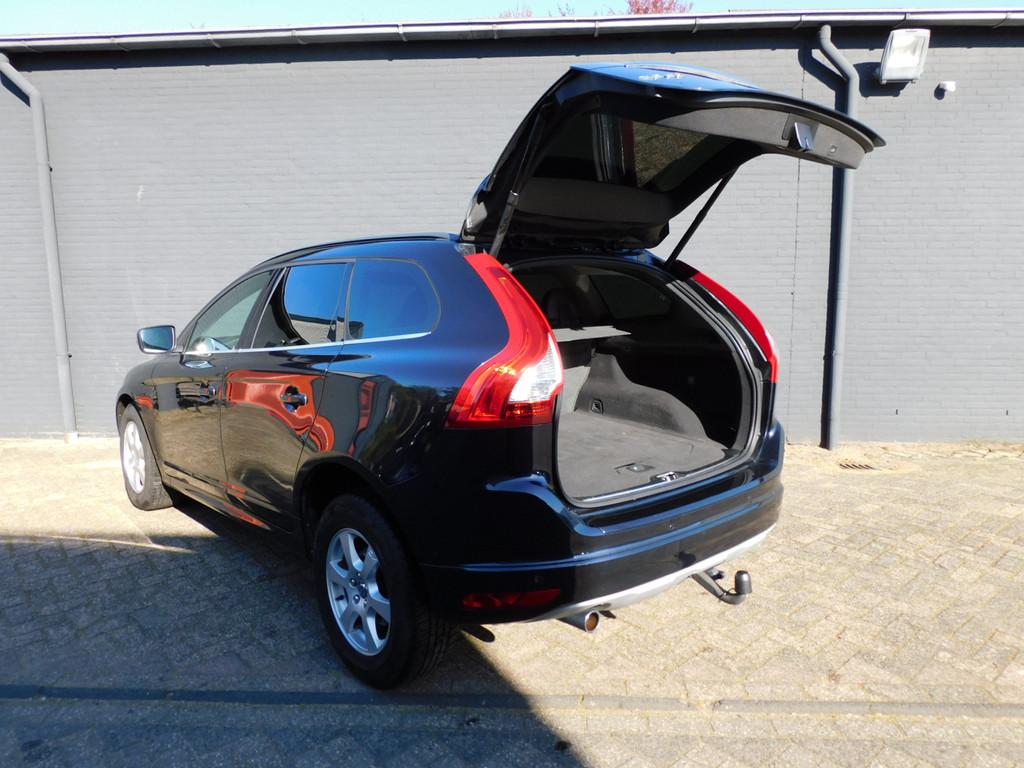 Volvo XC60 2.0 D3 FWD R-Design TOPSTAAT! DEALER ONDERHOUDEN!, Auto's, Volvo, 1624 kg, 4 cilinders, Blauw, Leder