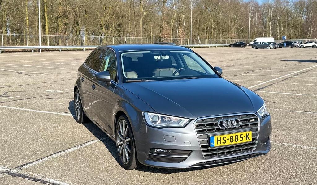 Audi A3 1.6 TDI 81KW Sportback 2015 Grijs, Auto's, Audi, Voorwielaandrijving, 4 cilinders, Bruin, Particulier