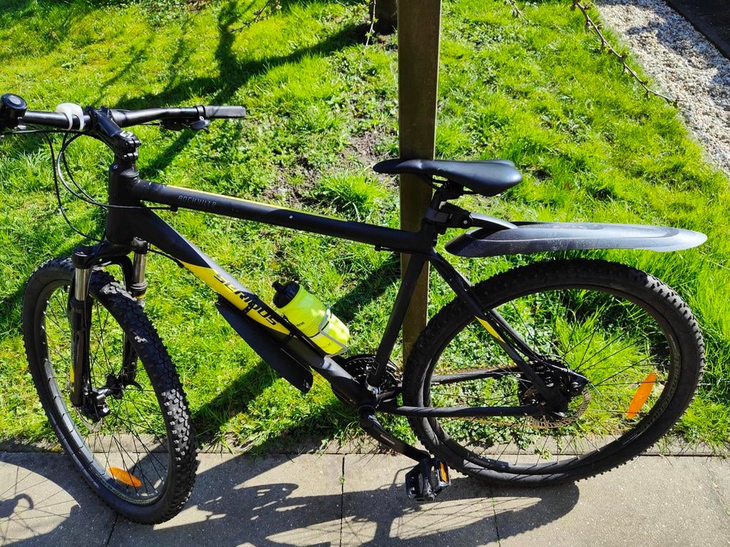 Mountainbike met 2 spatborden en 24 versnellingen, Hardtail, Heren, Zo goed als nieuw, 53 tot 57 cm