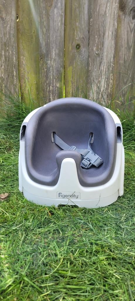 Ingenuity Baby Base 2-in-1 Stoelverhoger - Grijs/Wit, Ophalen, Gebruikt, Overige typen, Gordel(s)