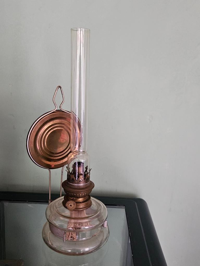 Antieke olielamp met glazen reservoir, Ophalen of Verzenden