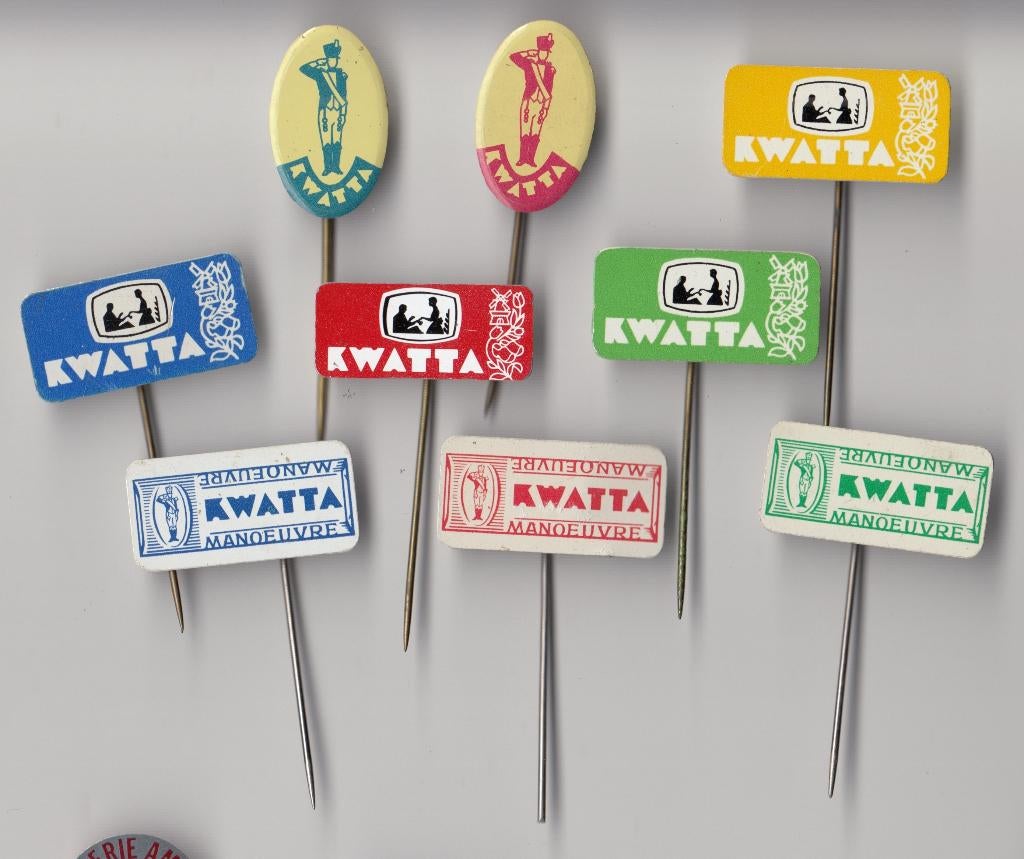 Kwatta Chocolade speldjes, Verzamelen, Gebruikt, Niet vindbaar, Niet vindbaar, Speldje of Pin