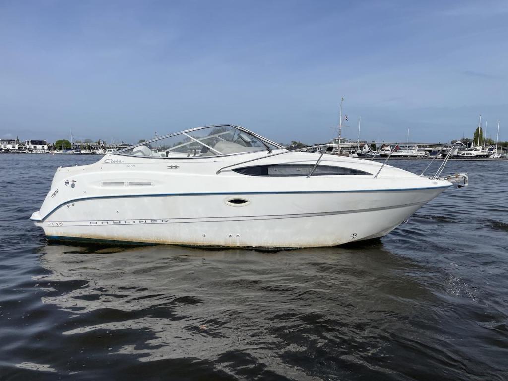 Bayliner 2455 Ciera bj. 2002, Mercruiser V8, boegschroef, Gebruikt, 50 pk of meer, 6 tot 9 meter, Polyester