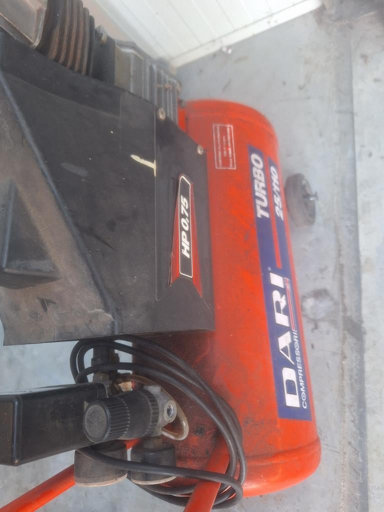 DARI Turbo 25/110 Compressor - 0.75 HP, Doe-het-zelf en Verbouw, Compressors, Ophalen