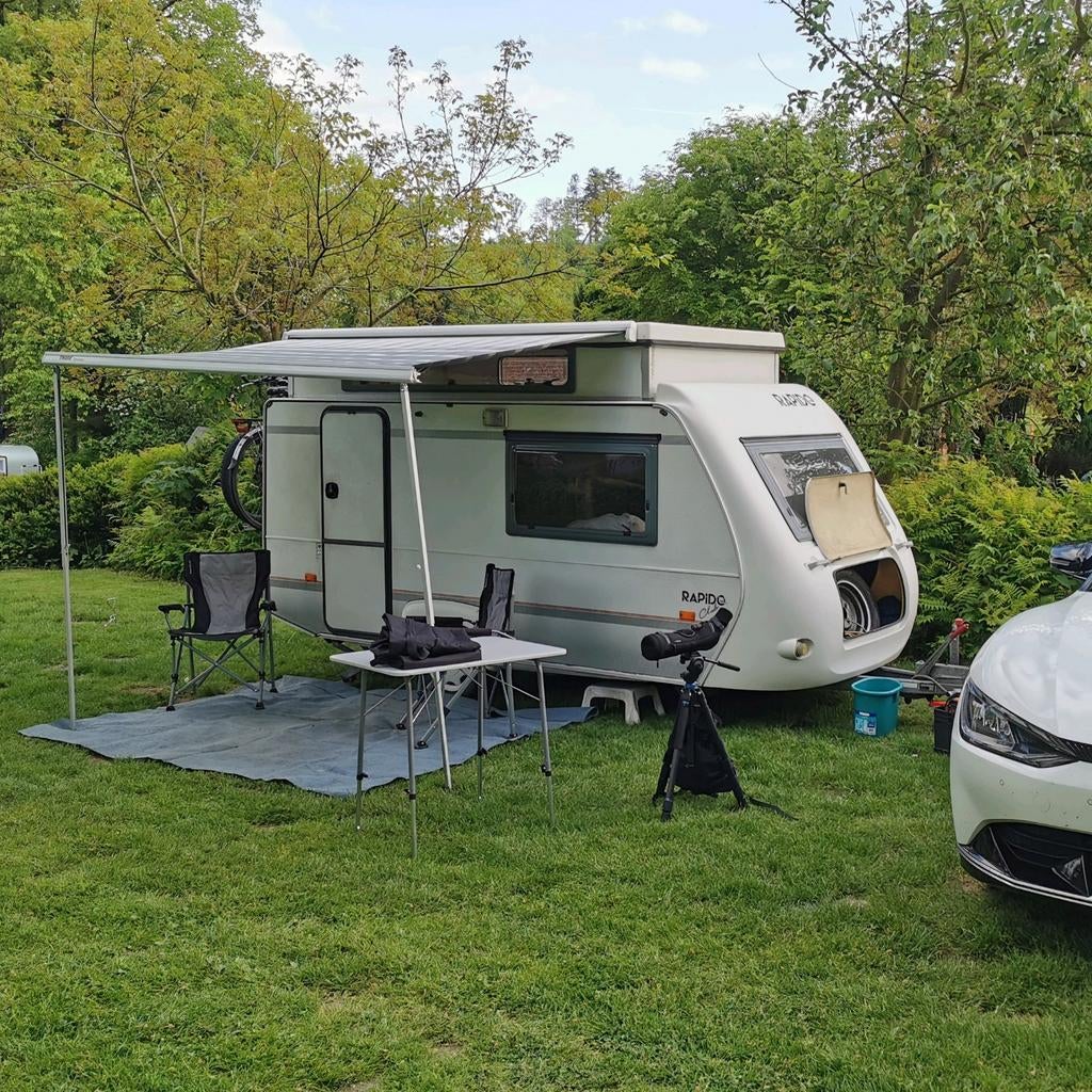 Compacte 2 persoons caravan te huur