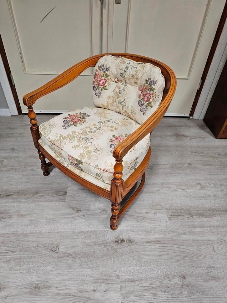 Vintage stoel voor €30,-, Huis en Inrichting, Stoelen, Gebruikt, Vijf, Zes of meer stoelen, Bruin, Ophalen