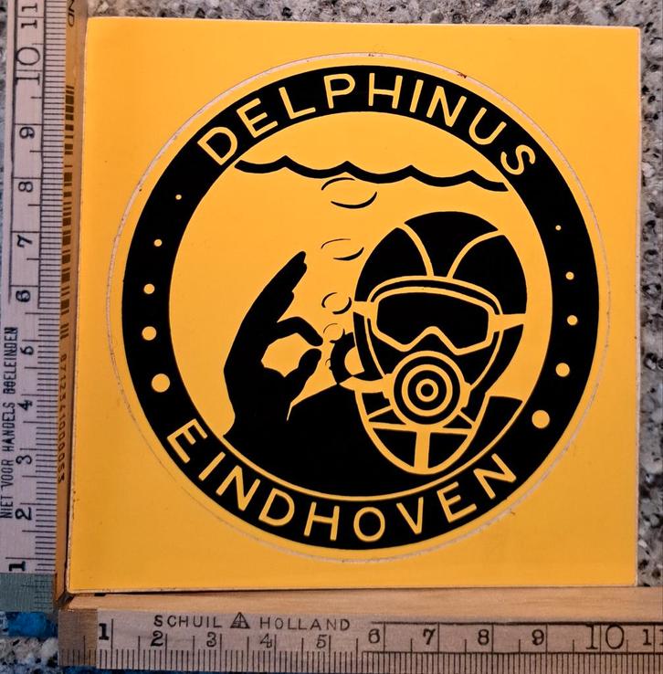 Vintage sticker strip duiker Duikclub Delphinus Eindhoven gl, Verzamelen, Stickers, Zo goed als nieuw, Ophalen of Verzenden