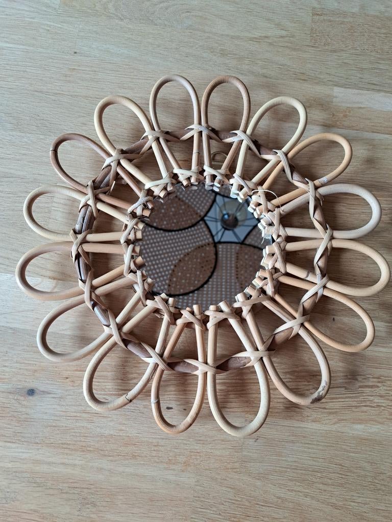 Wandspiegeltje bamboe, Huis en Inrichting, Woonaccessoires | Spiegels, Ophalen, Minder dan 50 cm, Rond, Zo goed als nieuw