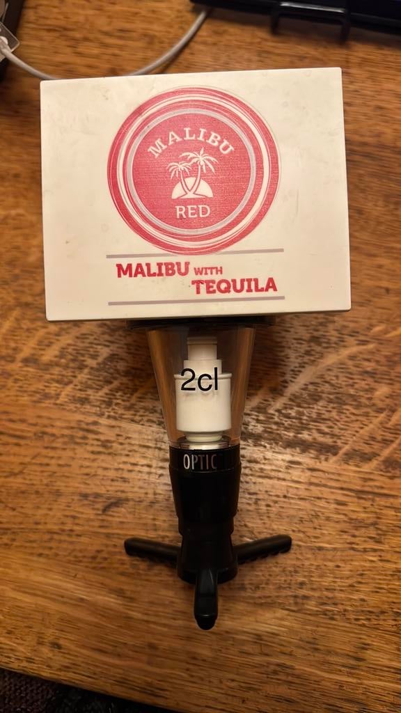 Malibu Red dispenser, Ophalen of Verzenden, Zo goed als nieuw, Gebruiksvoorwerp