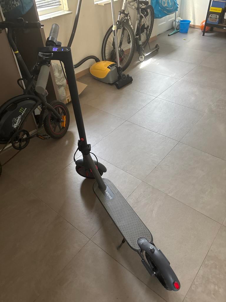 Ladped E-Step (25kmh) ZGAN!, Fietsen en Brommers, Steps, Ophalen of Verzenden, Zo goed als nieuw, Elektrische step (E-scooter)