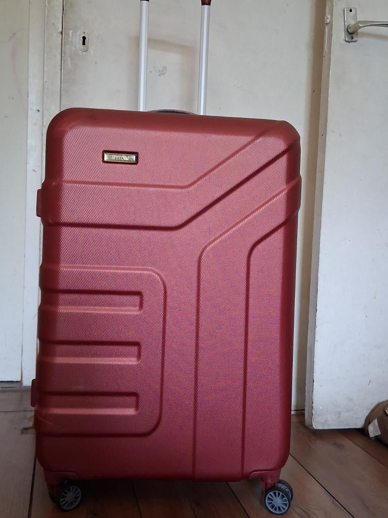 Te koop, Titan merk reiskoffer/Baggage., Ophalen, Hard kunststof, 70 cm of meer