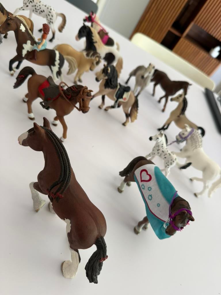 Schleich Horse Club Paarden en stal, Ophalen of Verzenden, Zo goed als nieuw, Paard, Beeldje of Figuurtje