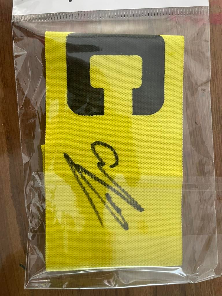 Aanvoerdersband Ibrahim Afellay, Verzamelen, Sportartikelen en Voetbal, Ophalen of Verzenden, Nieuw, Buitenlandse clubs, Shirt