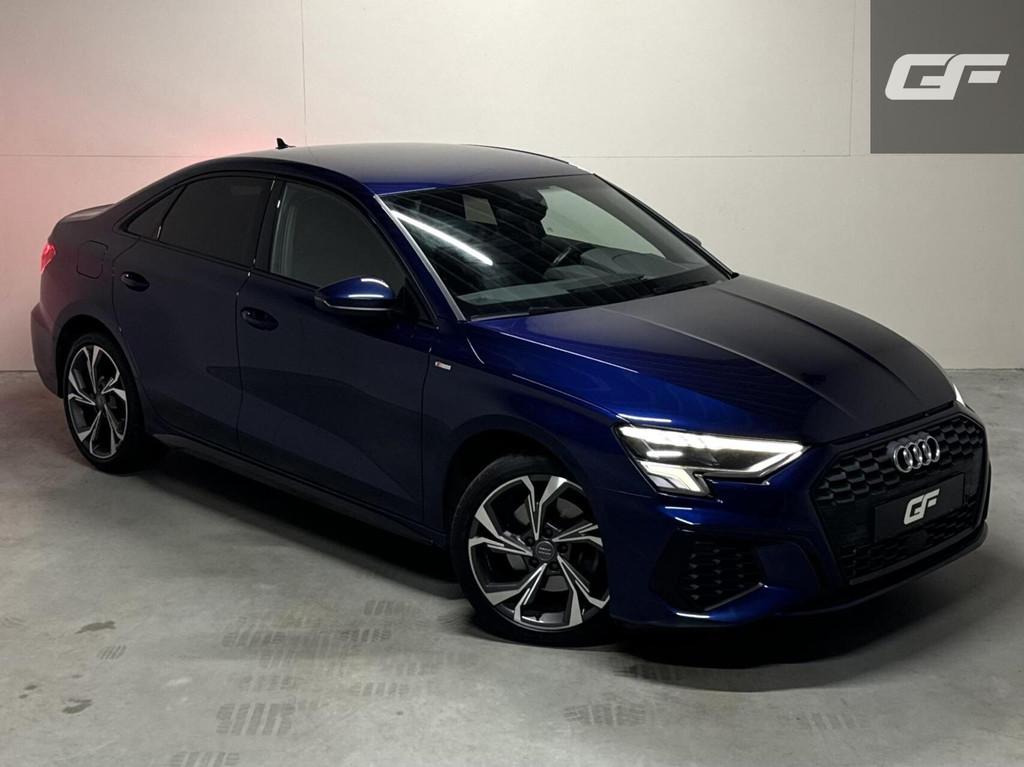 Audi A3 Limousine 35 TFSI S-Line Black Edition CarPlay Camer, 4 cilinders, Blauw, Leder en Stof, Bedrijf