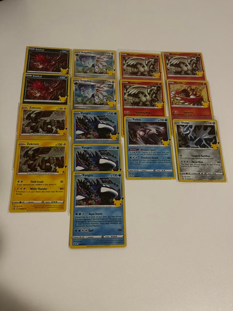 Pokemon Celebrations kaarten, Hobby en Vrije tijd, Verzamelkaartspellen | Pokémon, Ophalen of Verzenden, Zo goed als nieuw, Meerdere kaarten