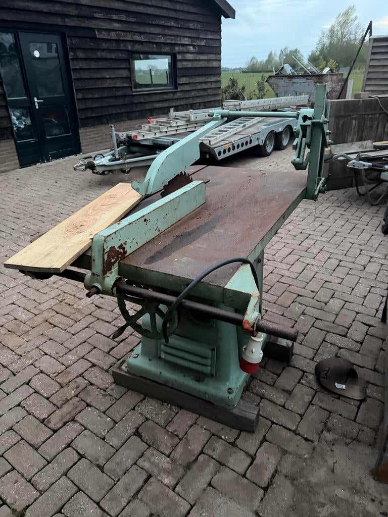 Zaagtafel met Krachtstroom Aansluiting, Doe-het-zelf en Verbouw, Gereedschap | Zaagmachines, Ophalen, Gebruikt, Cirkelzaag, 70 mm of meer