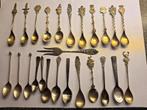 Verzameling van 25 zilveren theelepels en twee borellepels, Ophalen of Verzenden
