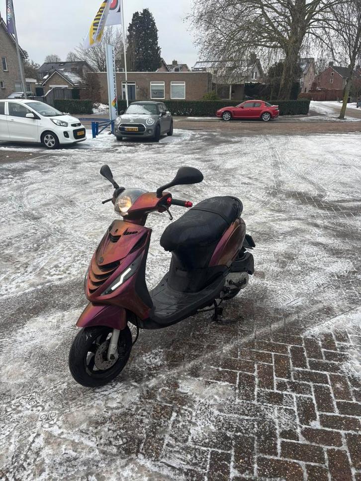 Scooter piaggio zip 80 cc, Fietsen en Brommers, Scooters | Piaggio, Zo goed als nieuw, Zip, Benzine, Ophalen