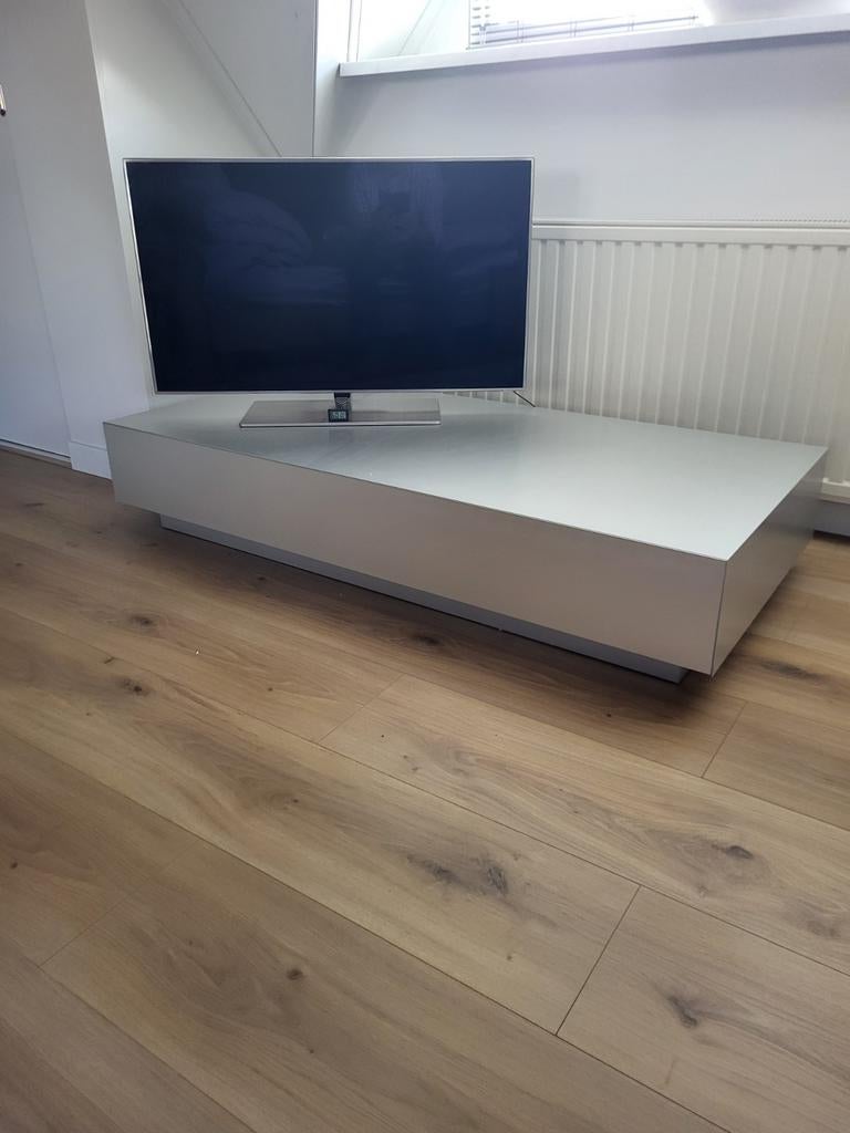 MDF Italia lowboard tv kast aluminium design, Ophalen