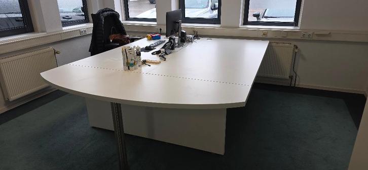 Bureau voor kantoor, Huis en Inrichting, Bureaus, Zo goed als nieuw, Ophalen