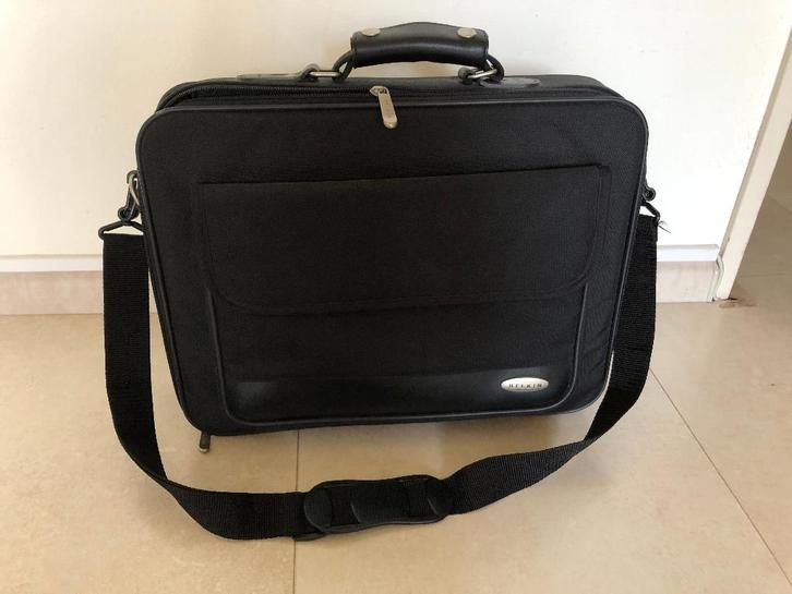 Belkin laptoptas - zgan - 40 x 30 cm, diagonaal 45 cm., Computers en Software, Laptoptassen, Zo goed als nieuw, Schoudertas, 17 inch of meer