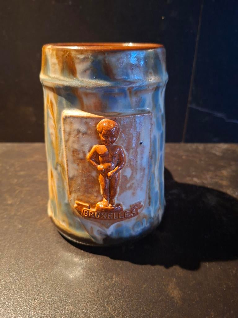 Vintage Manneken Pis Mok / Bierpul- Bruin/Blauw Keramiek, Antiek en Kunst, Ophalen of Verzenden